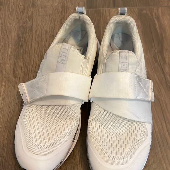 Timex Clip In White Sneakers - Picture 1 of 6